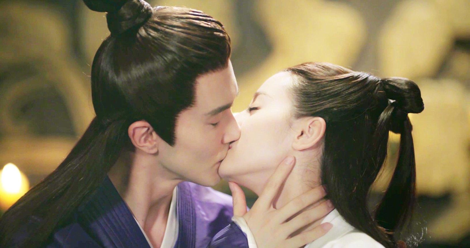 无实物表演大赏：有的尬、有的假，有人让人一秒如戏！