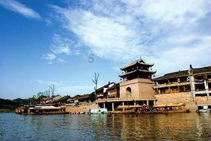 指挥中心安排体检的人干什么？